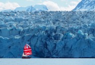 Freydis unter Spi vor dem Harriman-Gletscher Freydis unter Spi